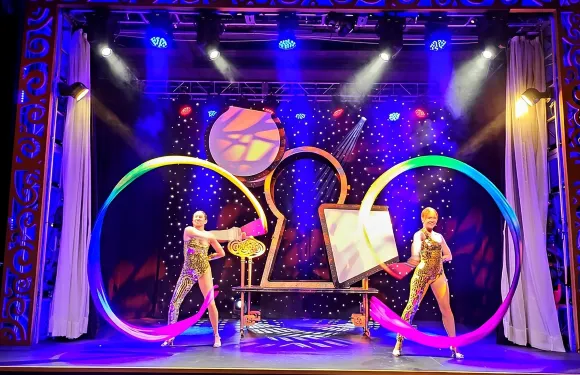 查爾斯·巴赫的奇妙魔術和幻術表演