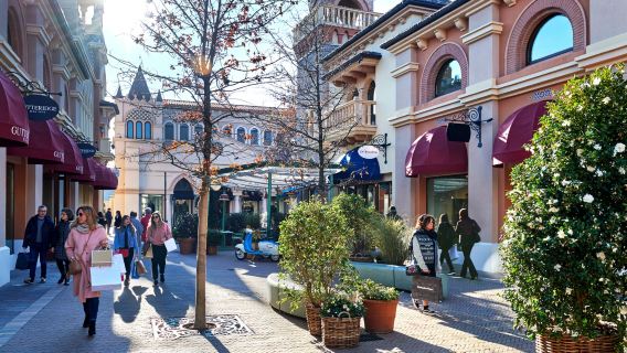 Tagesausflug zum Fidenza Village in Mailand und zur Viktor-Emanuel-Passage