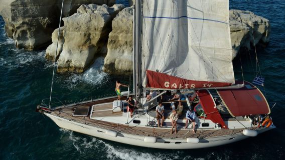Milos: Kleftiko Polyaigos Full-Day Sailboat Tour with Lunch