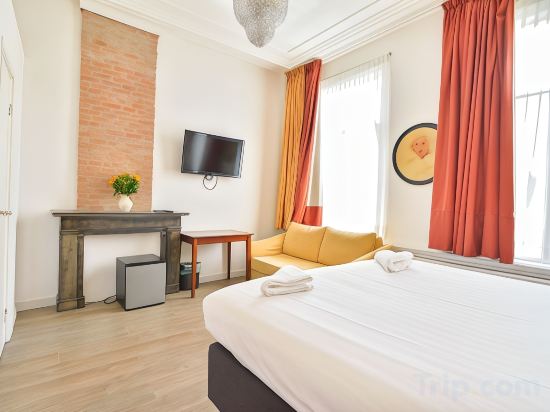 Hotel La Belle Vue Room Type - Triple Room Hotel La Belle Vue Room Type - Triple Room