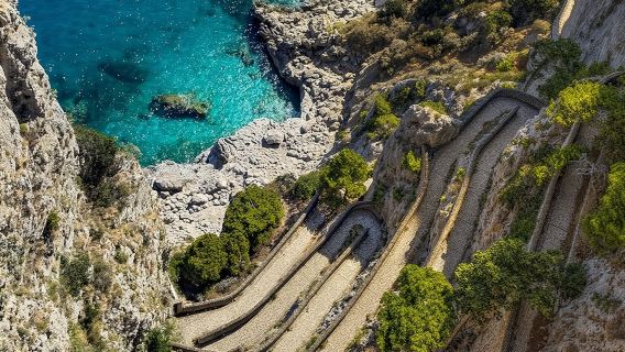 อิตาลีกาปรี + อนาคาปรี ทัวร์หนึ่งวัน|รวมตั๋วเรือไปกลับ + อาหารกลางวันสไตล์อิตาเลียน + ไกด์นำเที่ยว