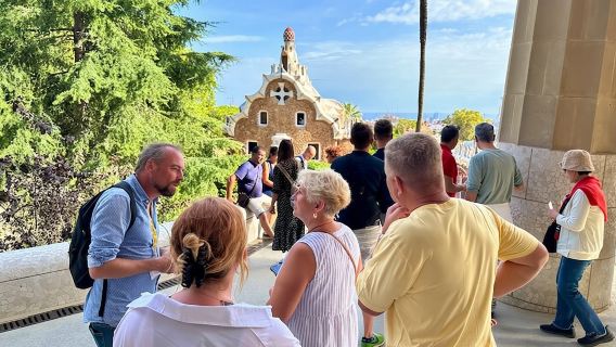 Barcelone : visite guidée de la Sagrada Familia et du parc Güell + transfert