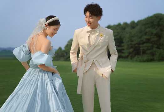 Travel photography in Jakarta, Indonesia[Driver, director and