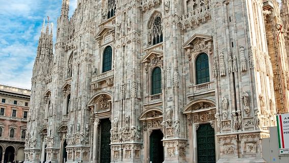 Milan Super Saver: Skip-the-Line Duomo & Rooftop Guided Tour