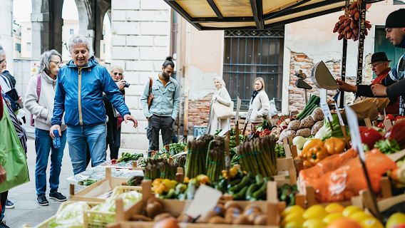 Rialto Market Tour, Cooking Class, and Lunch in Venice