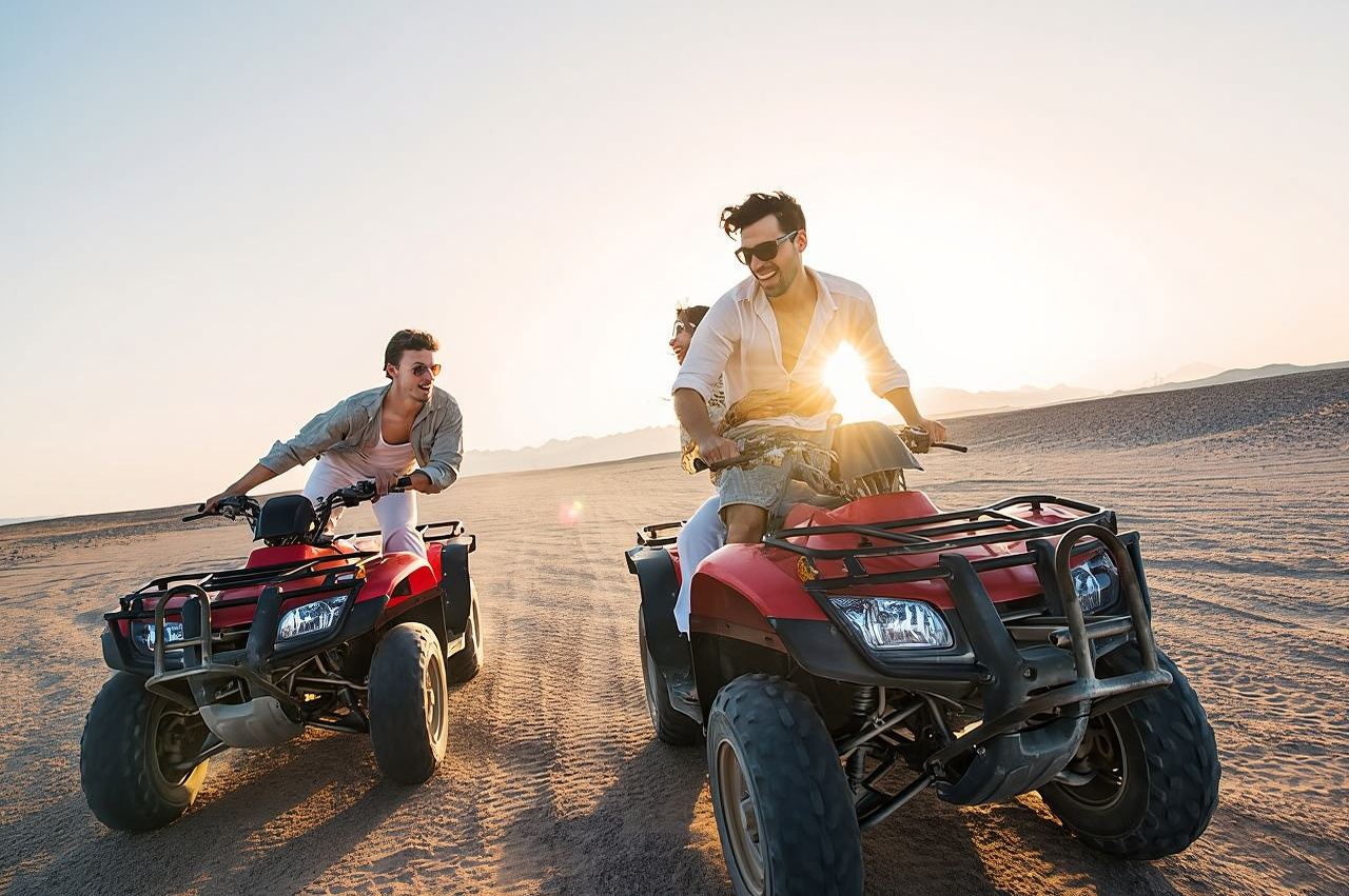Dubai: Safari nel deserto, Quad e Sandboarding con cena barbecue