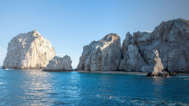 Snorkel y explora Pelican Rock en barco de cristal + fotos