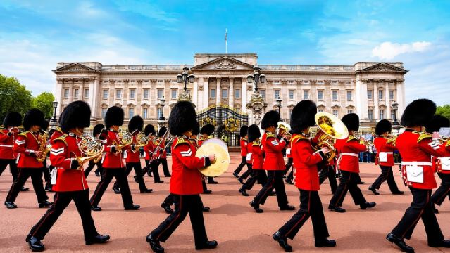 Changing of the Guard Guided Tour at Buckingham Palace