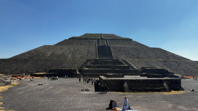 Tour por Teotihuacán con la Basílica de Guadalupe y Tlatelolco