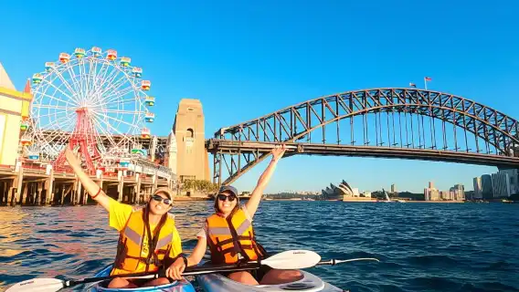 Sydney: Opera & Harbour Bridge Small-Group Kayak Tour