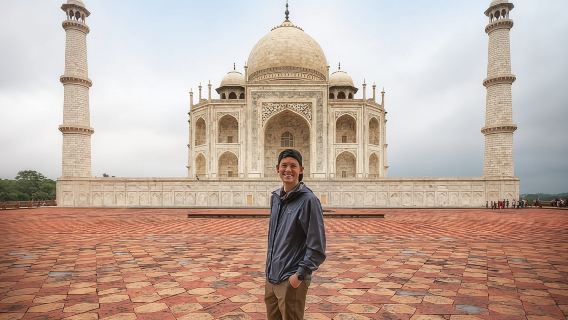 Agra: Taj Mahal with Mausoleum Skip-the-Line tickets & guide