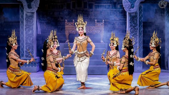 Siem Reap: Espectáculo de danza Apsara y cena con recogida en el hotel