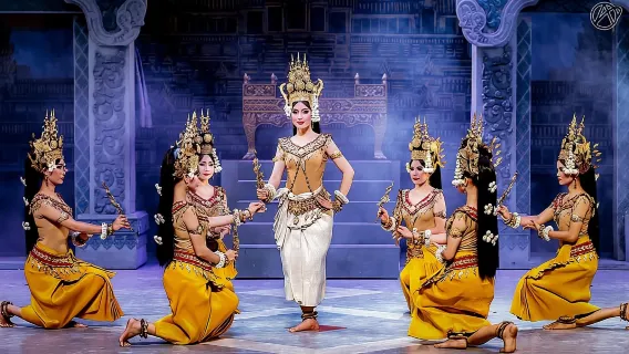 Siem Reap: Espectáculo de danza Apsara y cena con recogida en el hotel