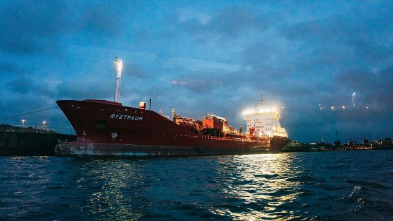 Hamburg: 90-minütige Hafenrundfahrt mit abendlichen Lichtern