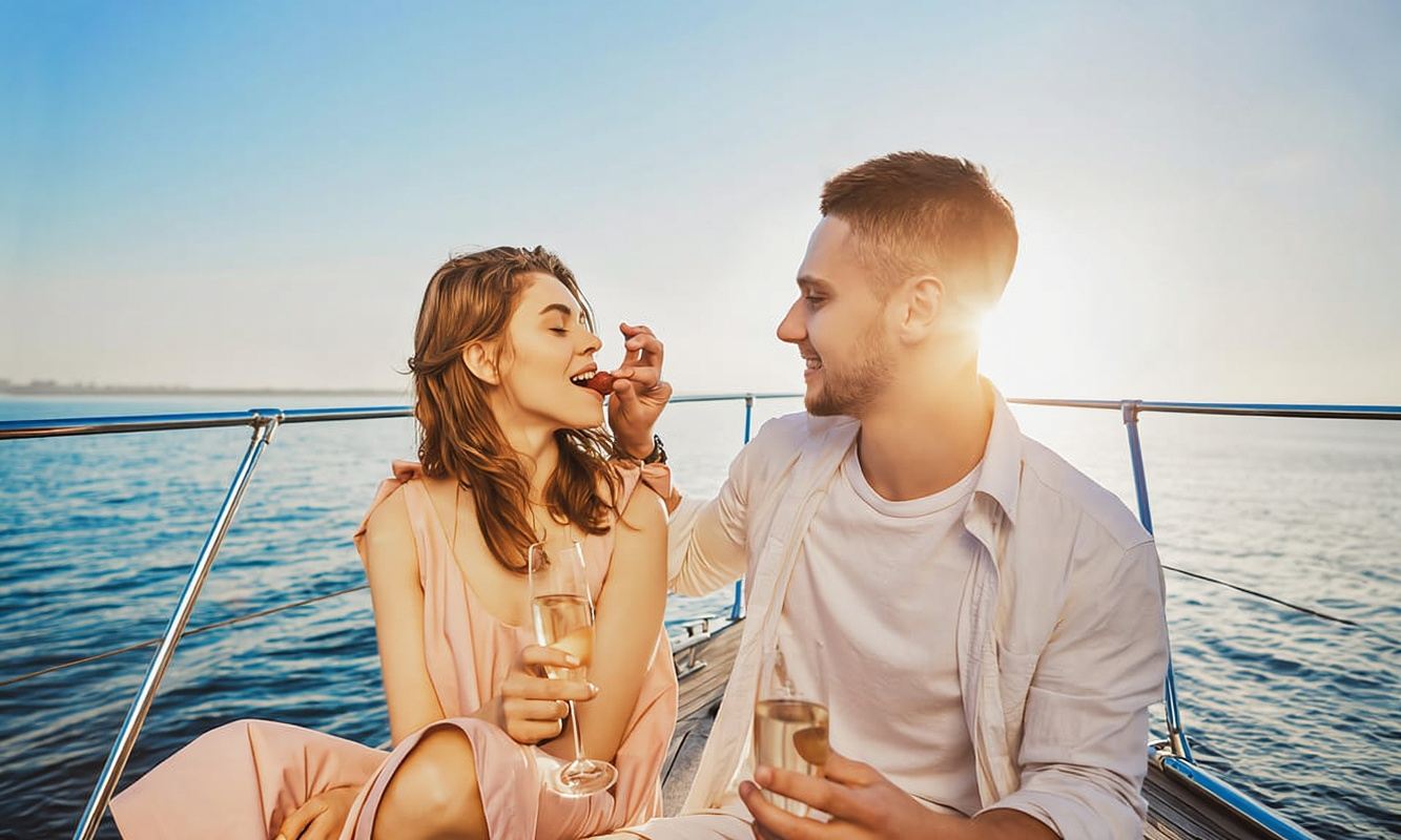 Albufeira: 3-Hour Benagil Caves & Coastline Tour - "Unwind"