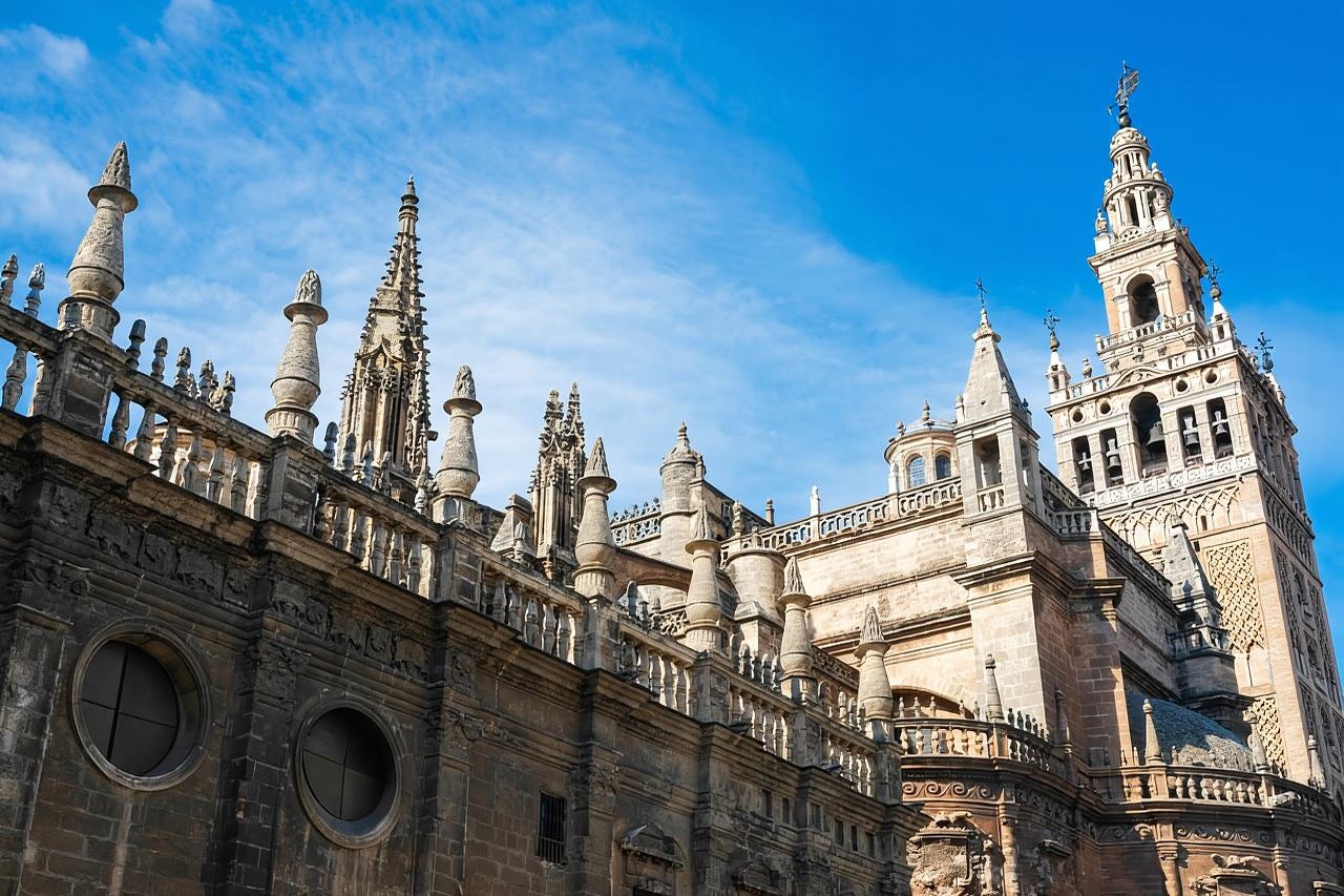 Seville Guided Tour: Cathedral, Giralda & Optional Alcázar