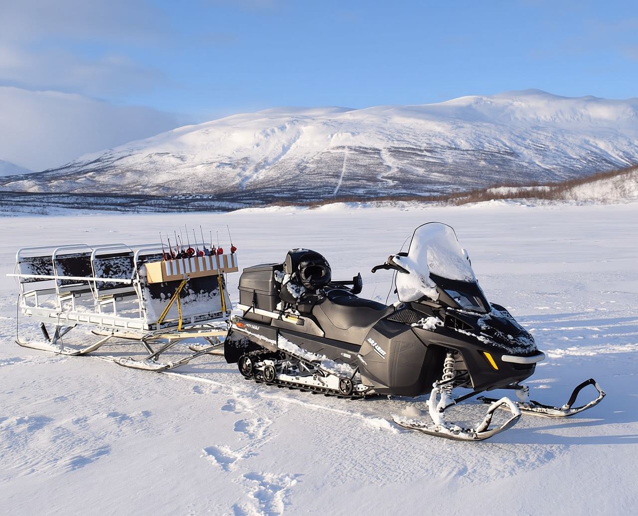 Abisko: Snowmobile Sightseeing Tour