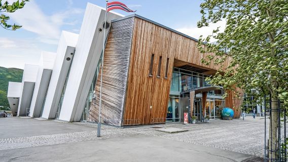 Tromsø: Entrance Ticket to Polaria