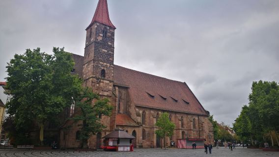 Nuremberg Zoo + St. Lorenz + Pilate's House + Ludwig Plaza 1-day tour