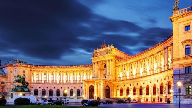 奧地利美泉宮+霍夫堡+金色大廳包車一日遊