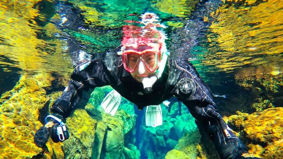 冰島雷克雅維克絲浮拉大裂痕體驗潛水浮潛3小時【花少同款黃金圈裂谷史費拉Silfra冰縫浮潛小吃/接送可選】