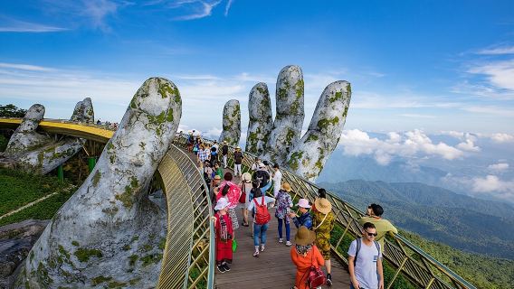 Cầu Vàng - Bà Nà Hills bao gồm buffet trưa, cáp treo 2 chiều từ Đà Nẵng