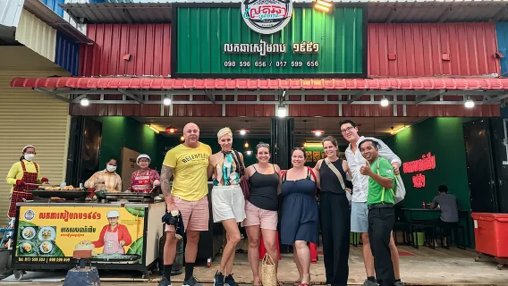 Tour gastronómico nocturno por Siem Reap - Incluye 5 paradas con degustaciones locales