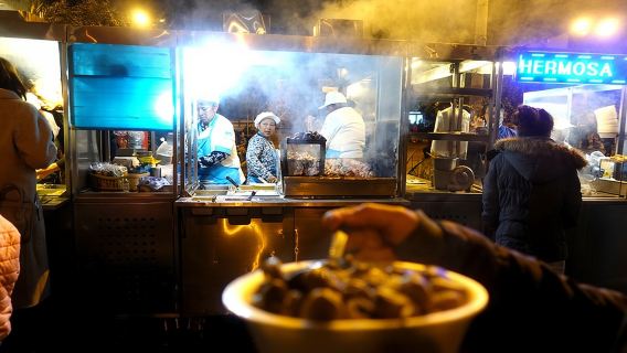 recorrido gastronómico nocturno por las calles de Quito