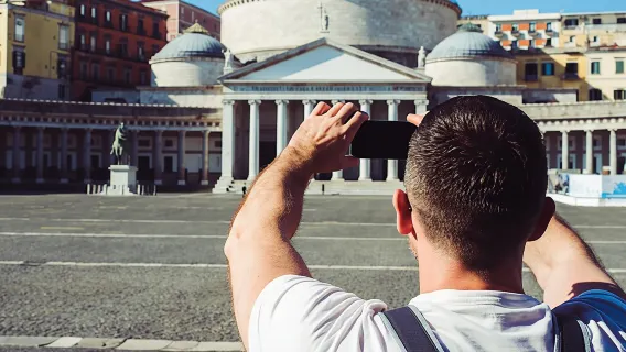 Half-day private and personalized walking tour of Naples