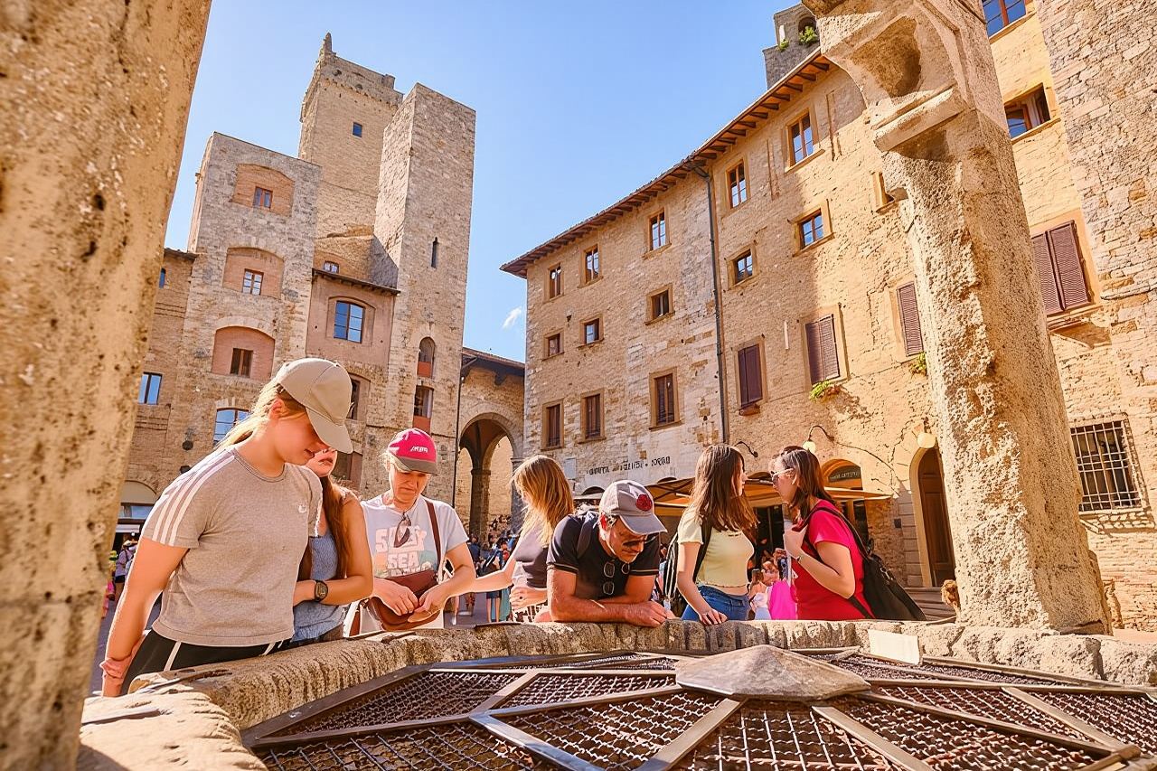 1-day tour to Siena, San Gimignano, and Pisa in Italy|Optional Chianti winery lunch