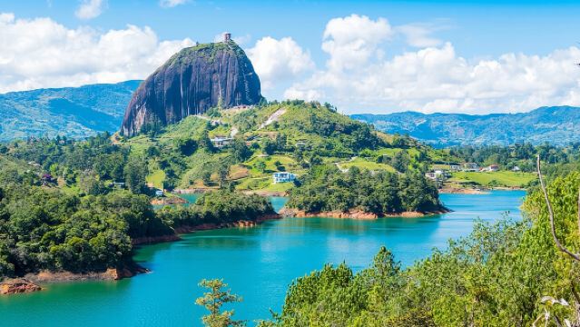 Guatapé Tour: Piedra del Peñol with Boat Tour, Breakfast, Lunch