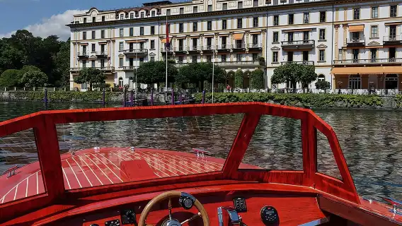 Private Tour by Classic Wooden Boat on Lake Como