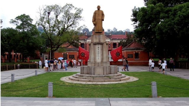 Private charter private tour: 1-day tour of Yellow Crane Tower + Xinhai Revolution + Xinbo + Chairman Mao's Former Residence