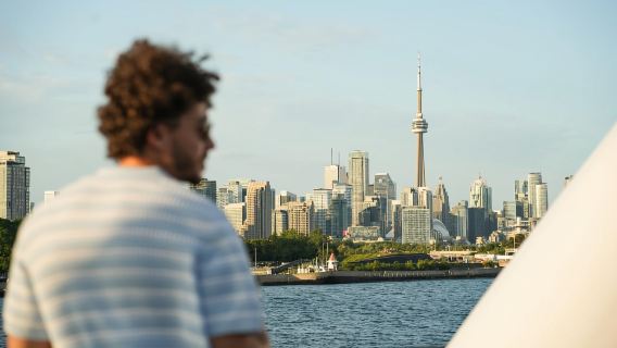 Toronto: Premium Harbor Cruise with Lunch, Brunch, or Dinner