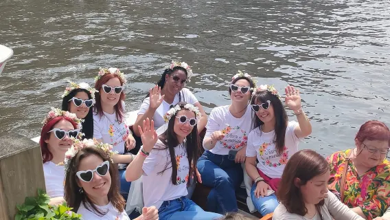 Bruges: Pelayaran Perahu Kelompok Kecil dan Tur Jalan Kaki Berpemandu