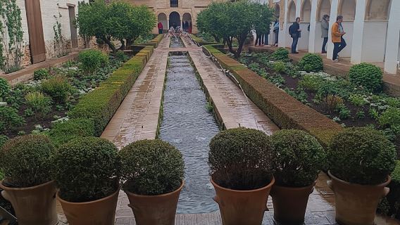 Seville: Private Day Trip to Granada with Alhambra Entry