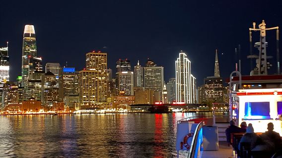 ล่องเรือชมแสงไฟเมืองซานฟรานซิสโก (2 ชั่วโมง)