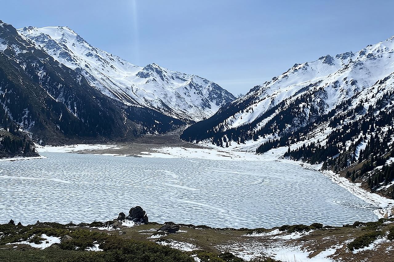 tour giornaliero al Grande Lago di Almaty - Occhio Azzurro di Alatau (+ gola di Ayu)