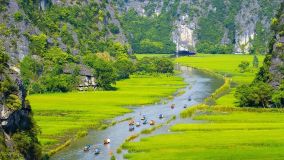 Hanoi Departure: Hoa Lu Ancient Capital + Tràng An Landscape Complex + Bich Dong day tour