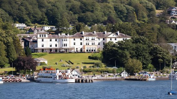 Una excursión de un día al Distrito de los Lagos desde Manchester, Reino Unido, que incluye un crucero y visitas a pueblos locales.