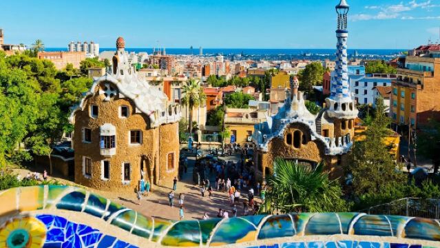 Gunung Tibidabo + Taman Güell + La Sagrada Familia + Pantai Barcelona