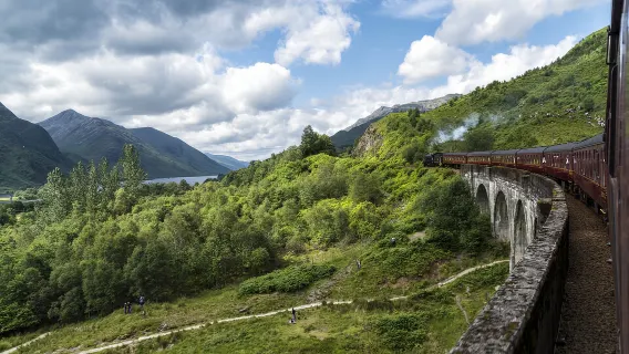 perjalanan satu hari Glenfinnan Viaduct, Glencoe, dan Highlands dari Edinburgh, Inggris