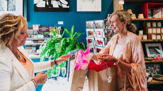 Дегустация блюд и самостоятельная пешеходная экскурсия по Парижу