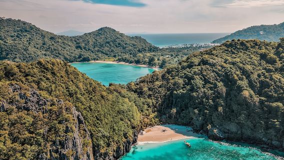 Phi Phi Island private boat tour