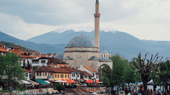 Von Tirana/Durrës/Golem: Ganztagestour nach Prizren und Prishtina