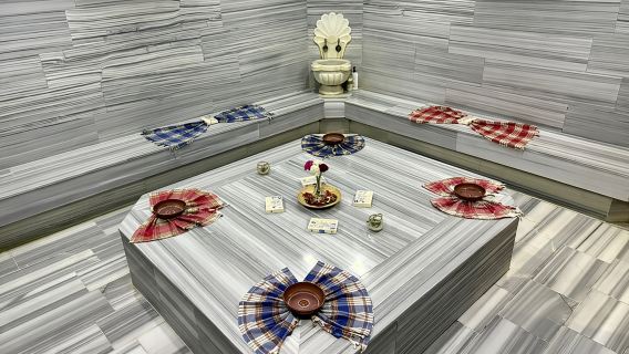 Tradizione del bagno turco privato, massaggi, piscina e sauna