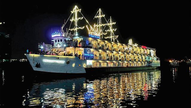 Abendessen-Kreuzfahrt auf dem Saigon-Fluss mit Privattisch