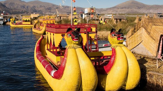 Ganztagesausflug zum Titicacasee inklusive der Uros- und Taquile-Inseln.