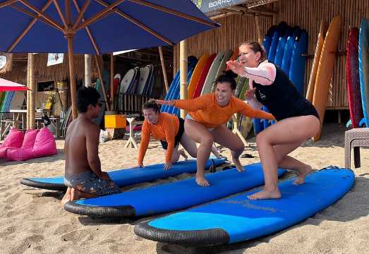 Canggu: Surfing lesson with ISA certified instructor