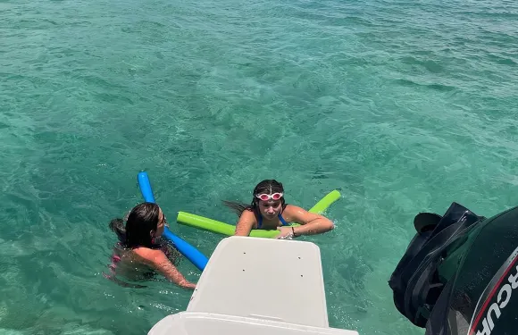 私人遊艇 - 浮潛、星島和海豚觀賞